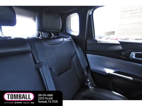 Used 2024 Jeep Compass Latitude AWD/4WD image 12
