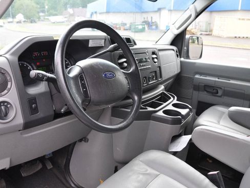 Used 2010 Ford E-350 and Econoline 350 XL RWD image 27