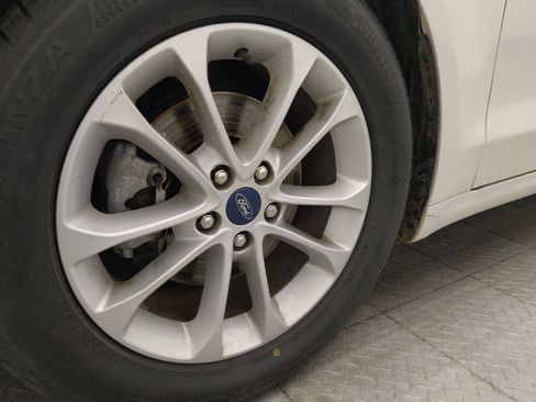 Used 2020 Ford Fusion SE FWD image 31