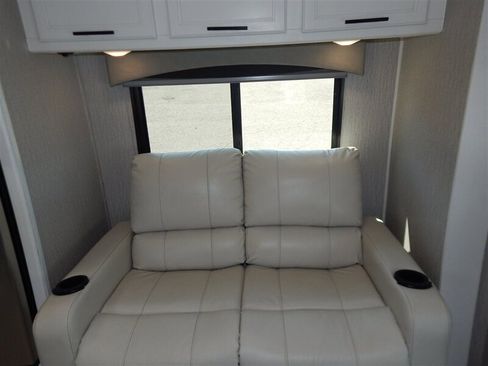 Used 2022 Ford E-450 and Econoline 450 Super Duty w/ Motorhome Prep Package image 27