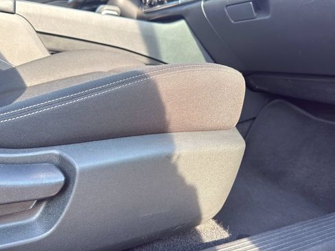 Used 2024 Nissan Rogue S FWD image 24