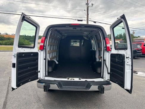 Used 2025 Chevrolet Express 2500 w/ Driver Convenience Package RWD image 8