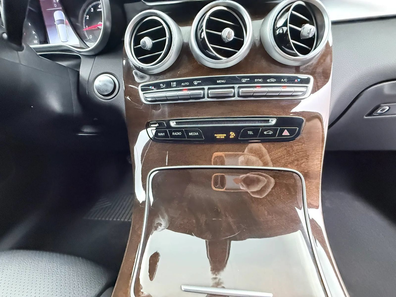 Used 2018 Mercedes-Benz GLC 300 4MATIC image 15