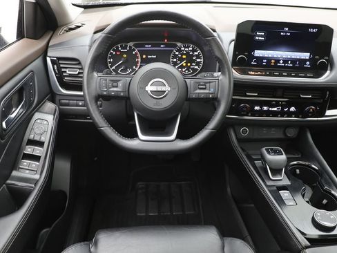 Used 2023 Nissan Rogue SL w/ SL Premium Package image 12