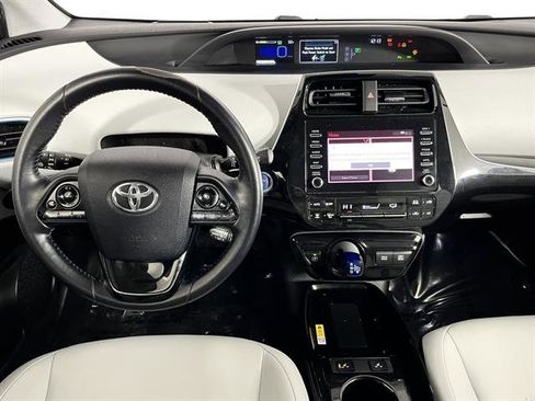 Used 2020 Toyota Prius XLE w/ Advanced Technology Package image 11