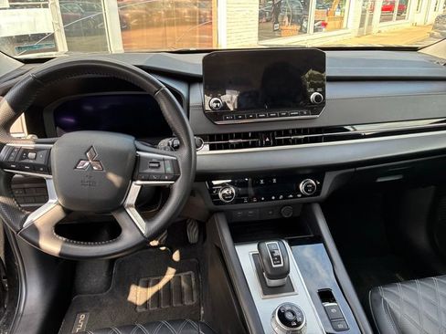 Used 2024 Mitsubishi Outlander SEL AWD/4WD image 8