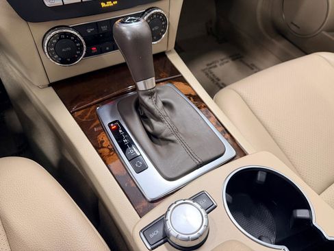 Used 2013 Mercedes-Benz C 250 Sedan image 35