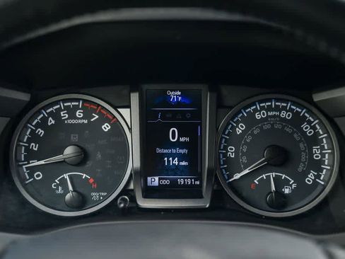 Used 2023 Toyota Tacoma TRD Off-Road w/ Technology Package RWD image 21
