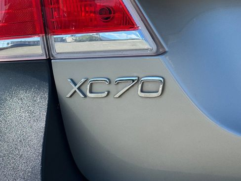 Used 2016 Volvo XC70 T5 Platinum w/ Protection Package image 12