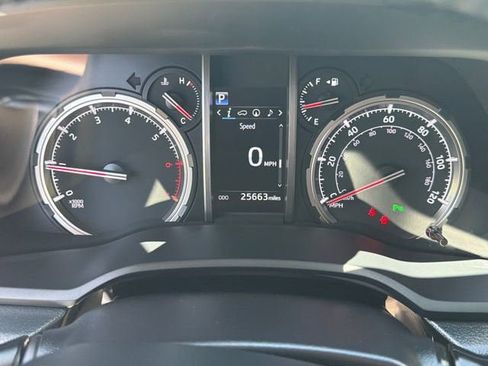 Used 2022 Toyota 4Runner Limited AWD/4WD image 16