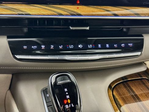 Used 2023 Cadillac Escalade Sport Platinum w/ Heavy-Duty Trailer Package AWD/4WD image 17