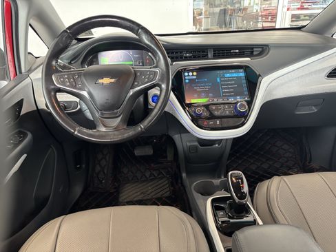 Used 2020 Chevrolet Bolt Premier w/ Infotainment Package FWD image 3