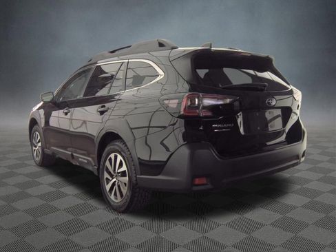 Used 2023 Subaru Outback Premium AWD/4WD image 5