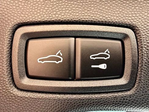 New 2026 Porsche Macan 4 Electric image 25