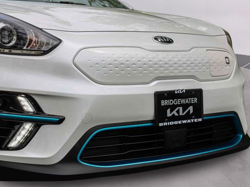 Certified 2019 Kia Niro EX w/ Cold Weather Package 2.0 FWD image 31