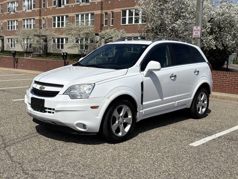 Used 2014 Chevrolet Captiva Sport LTZ FWD image 3