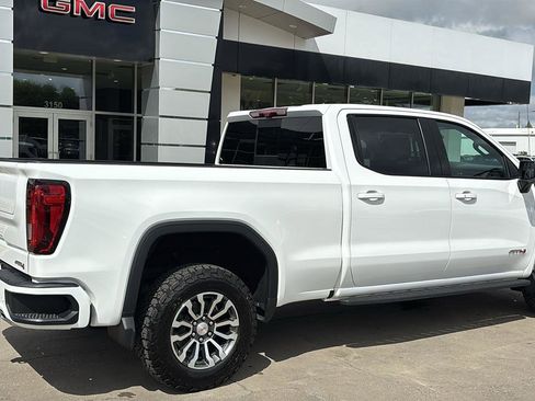 Used 2023 GMC Sierra 1500 AT4 w/ AT4 Premium Package AWD/4WD image 8