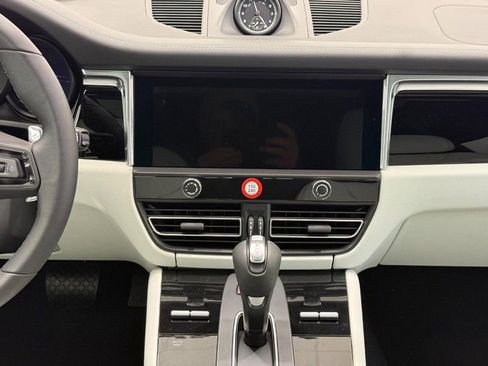 New 2026 Porsche Macan image 15
