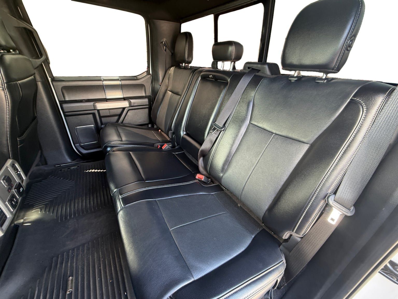 Used 2019 Ford F150 Lariat w/ Equipment Group 502A Luxury AWD/4WD image 15