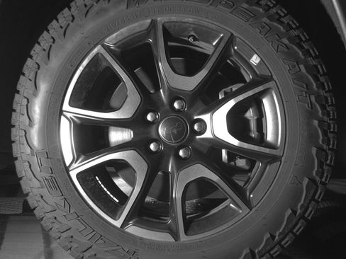 Used 2025 Jeep Compass Trailhawk AWD/4WD image 13