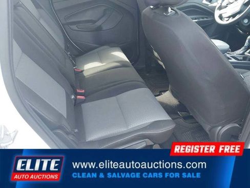 Used 2017 Ford Escape SE image 16