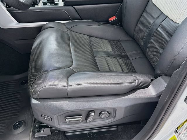 Used 2025 Toyota Tundra Capstone AWD/4WD image 16