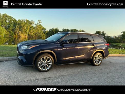 Used 2023 Toyota Highlander Limited image 1