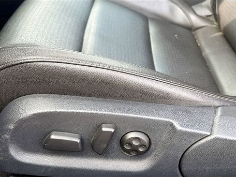 Used 2014 Volkswagen Eos w/ Sport Package FWD image 16