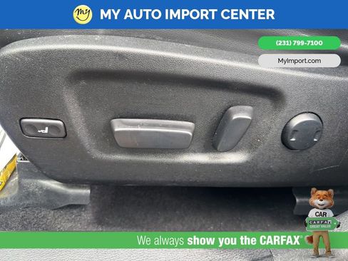 Used 2018 Toyota Highlander XLE AWD/4WD image 12