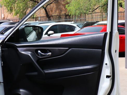 Used 2019 Nissan Rogue SV FWD image 30