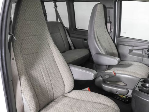 Used 2025 Chevrolet Express 3500 LT w/ LT Preferred Equipment Group image 41