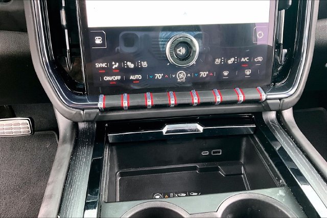 Used 2025 GMC Yukon AT4 Ultimate AWD/4WD image 16