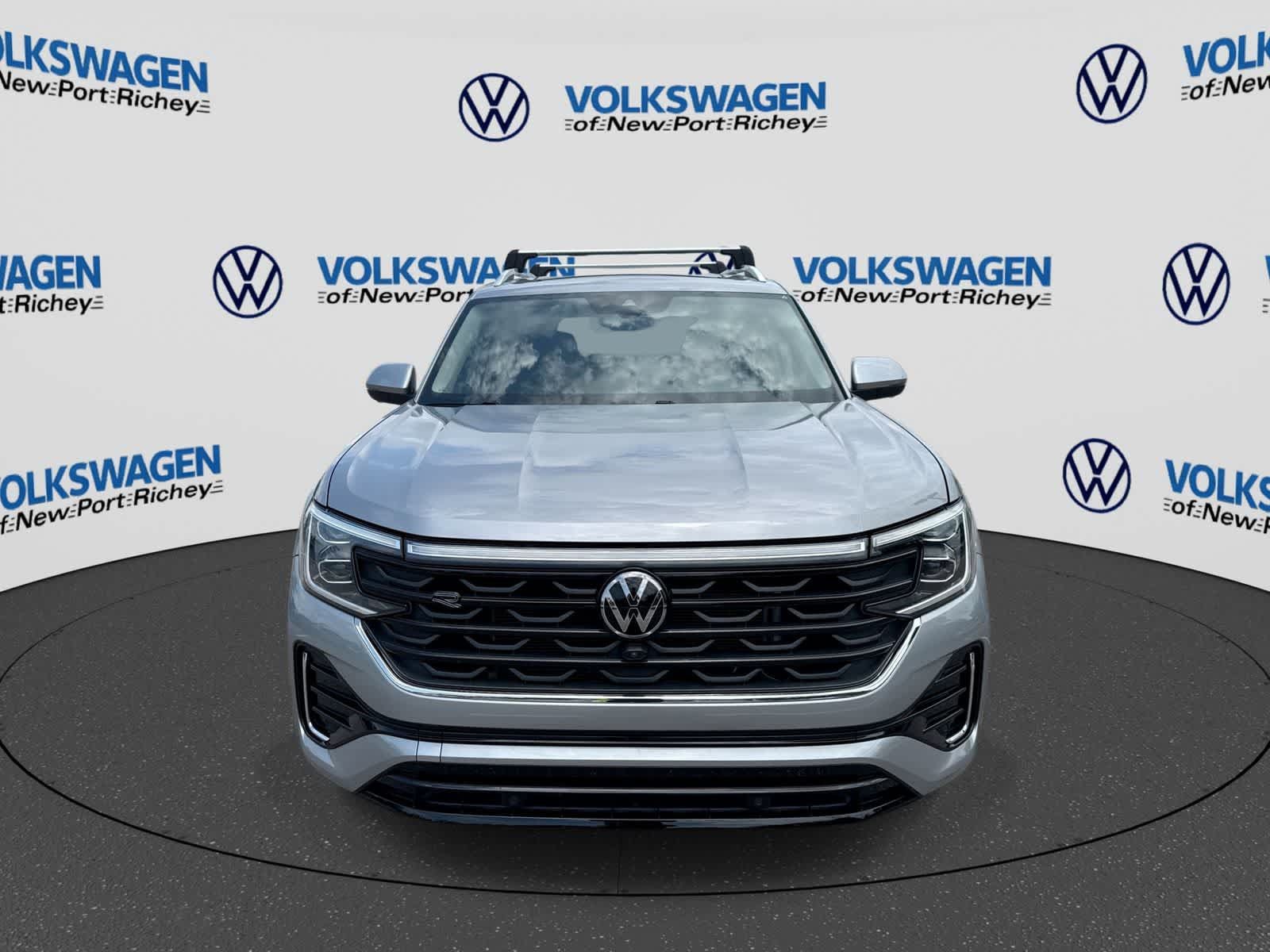 Used 2024 Volkswagen Atlas SEL Premium R-Line AWD/4WD image 17