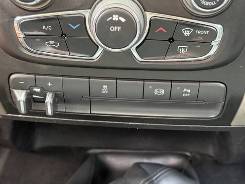 Used 2014 RAM 2500 SLT w/ Popular Equipment Group AWD/4WD image 34