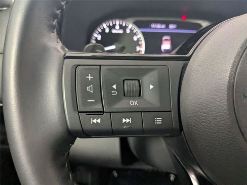 Used 2023 Nissan Pathfinder SV AWD/4WD image 18