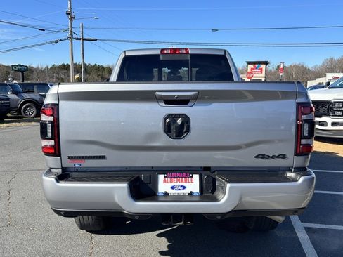 Used 2024 RAM 2500 Big Horn w/ Night Edition image 4