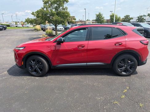 Used 2025 Buick Envision Sport Touring AWD/4WD image 2