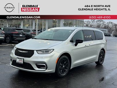 Used 2024 Chrysler Pacifica Touring-L