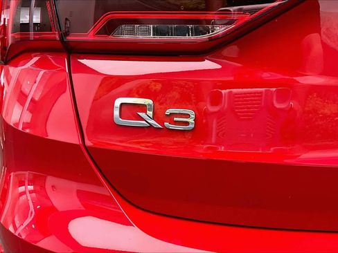 Certified 2025 Audi Q3 2.0T Premium Plus w/ Premium Plus Package AWD/4WD image 33