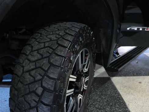 Used 2022 GMC Sierra 2500 AT4 w/ AT4 Preferred Package image 11