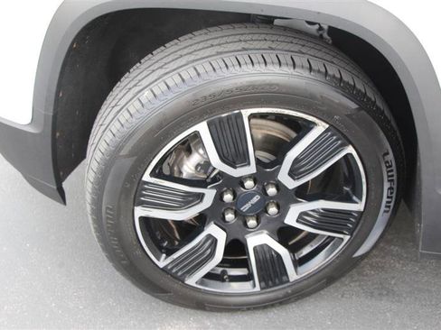 Used 2021 GMC Acadia SLT w/ Elevation Edition AWD/4WD image 40