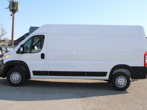 New 2025 RAM ProMaster 2500 w/ Convenience Group FWD image 10