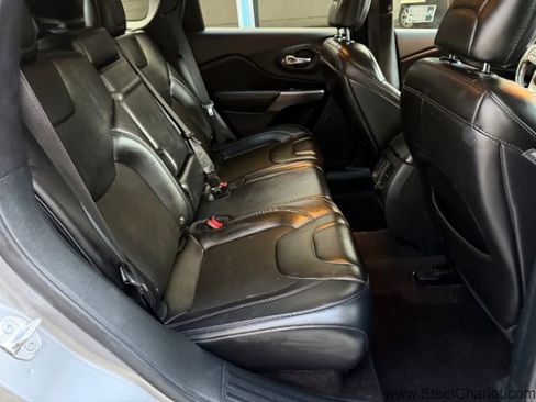 Used 2019 Jeep Cherokee Latitude Plus image 15