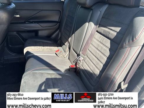 Used 2020 Mitsubishi Outlander LE AWD/4WD image 12