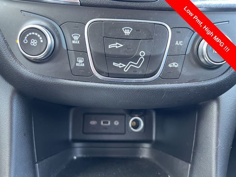 Used 2019 Chevrolet Equinox LT image 15