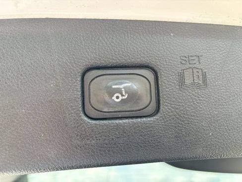 Used 2023 Ford Edge SEL w/ Convenience Package AWD/4WD image 22
