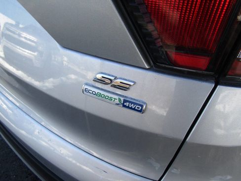 Used 2018 Ford Escape SE w/ Ford Safe & Smart Package image 29