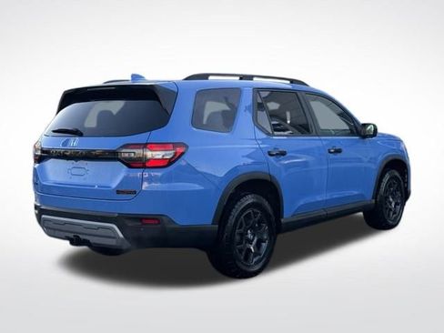 New 2025 Honda Pilot TrailSport image 5