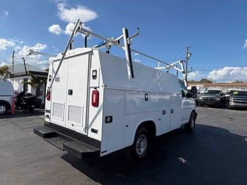 Used 2021 Chevrolet Express 3500 w/ Power Convenience Package image 7