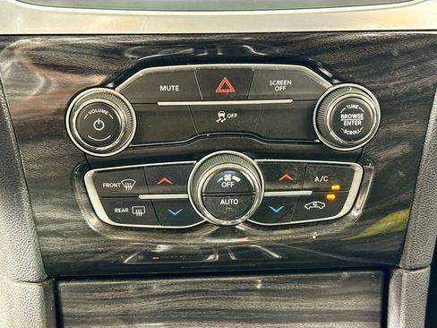 Used 2019 Chrysler 300 Touring w/ Sport Appearance Package RWD image 15